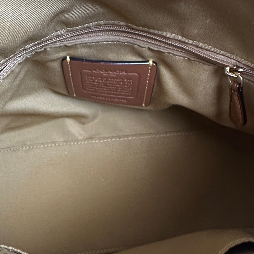 Coach Cream Pebbled Leather Shoulder Hobo with Gold Hardware - Picture 9 of 9